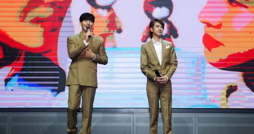 ‘โอห์ม-ฟลุ้ค’ จัดโชว์สุดพิเศษร้อง ‘Falling For You’ เพลงรักสุดอบอุ่นในงาน ‘OHM FLUKE FALLING FOR YOU FANMEET’