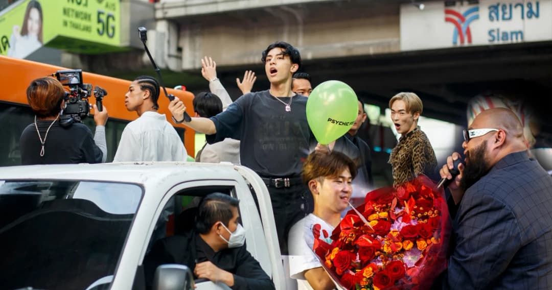 ‘F.HERO’ จัดขบวนรถแห่ต้อนรับ ‘BALLISTIK BOYZ’ และ ‘PSYCHIC FEVER’ ใจกลางสยามฯ