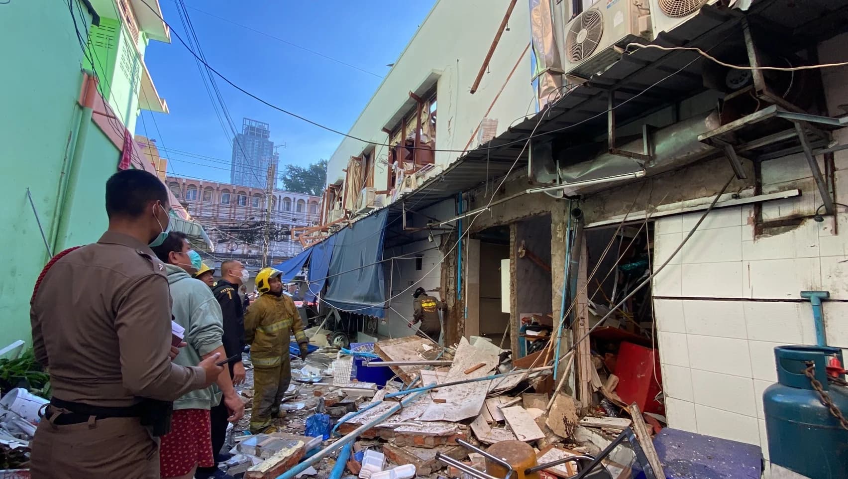 ยังไม่ได้ข้อสรุป เหตุระเบิดกลางเมืองพัทยา ตึกเสียหายกว่า 10 คูหา