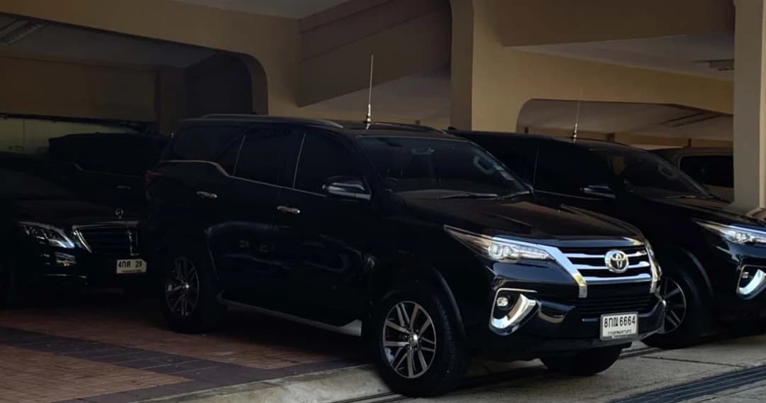 ‘ประยุทธ์’ ส่งคืนรถประจำตำแหน่ง ระหว่างหยุดปฏิบัติหน้าที่นายกฯ ส่วนวันนี้ลงพื้นที่ตรวจสถานการณ์น้ำ