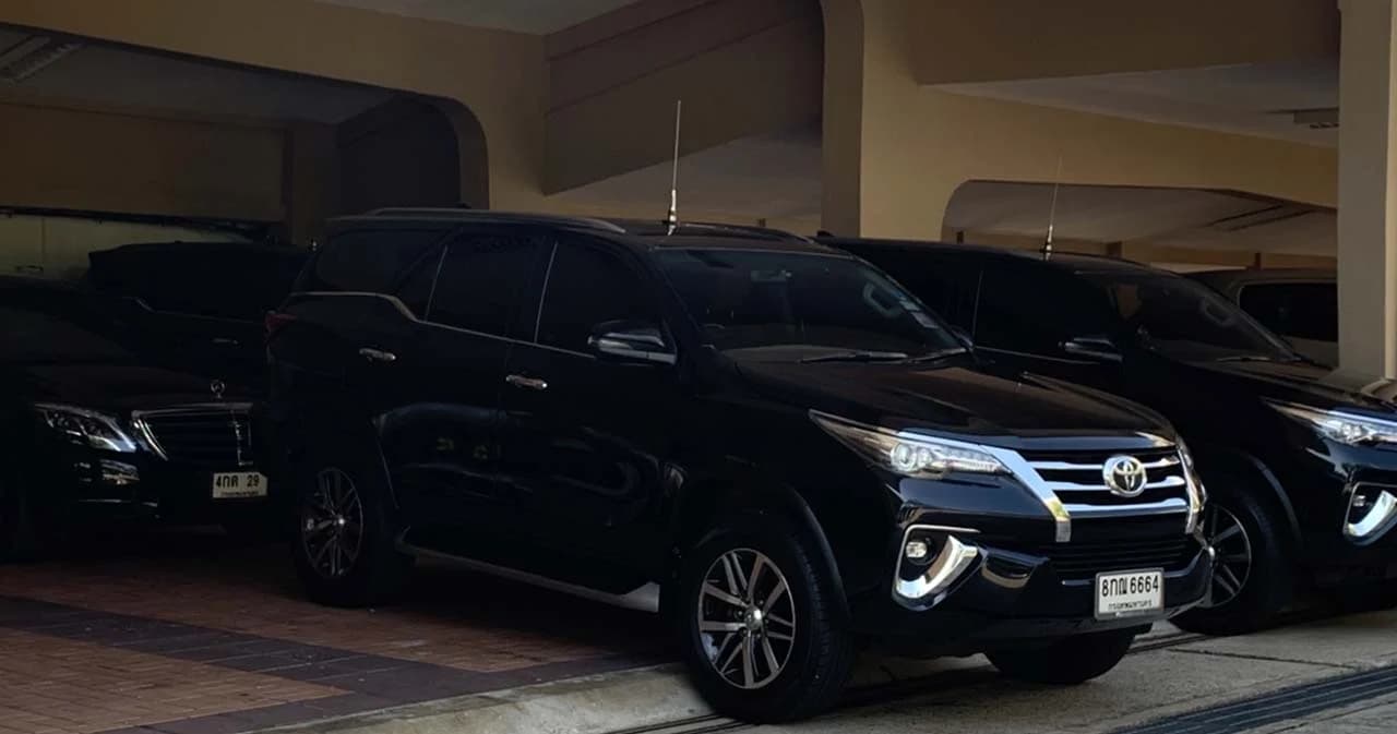 ‘ประยุทธ์’ ส่งคืนรถประจำตำแหน่ง ระหว่างหยุดปฏิบัติหน้าที่นายกฯ ส่วนวันนี้ลงพื้นที่ตรวจสถานการณ์น้ำ