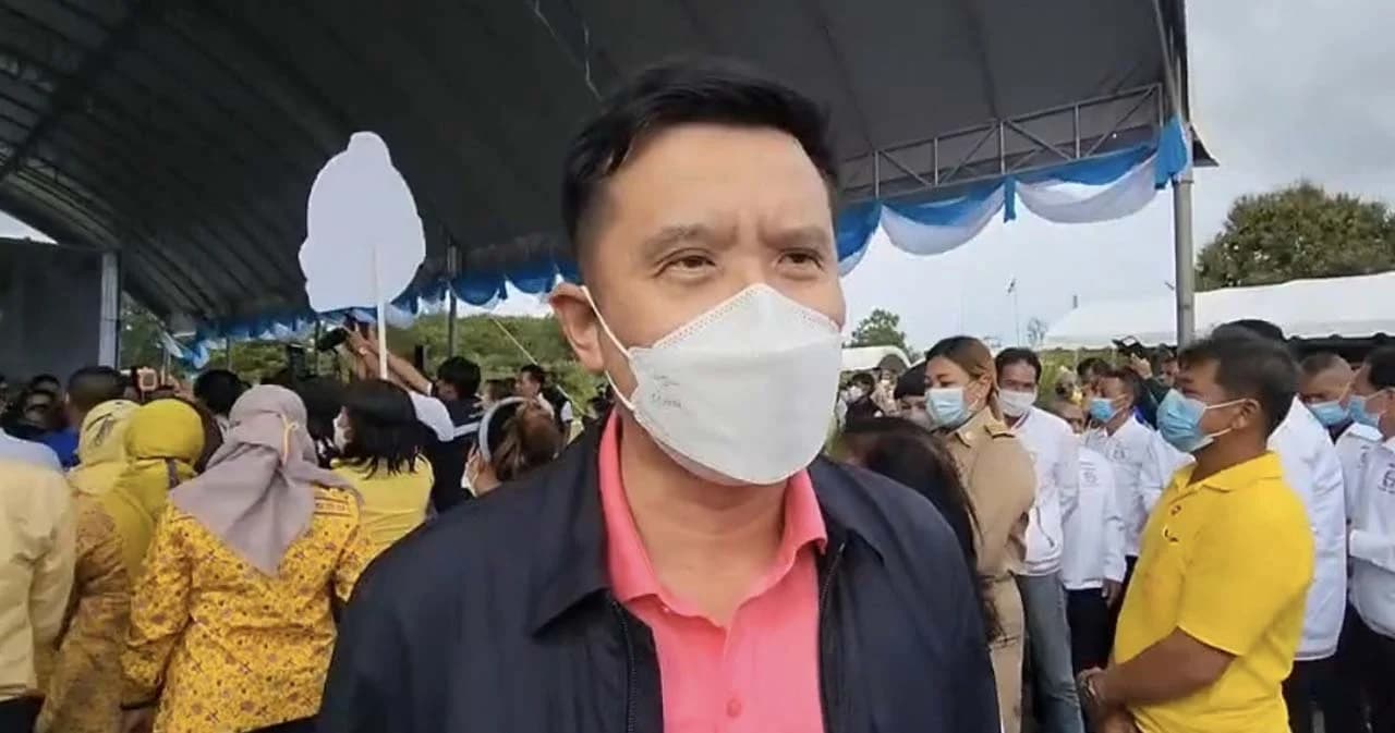 ‘ชัยวุฒิ’ ยัน ‘ประวิตร’ ไม่ได้หลับ แค่กะพริบตา วอนอย่าจับผิด