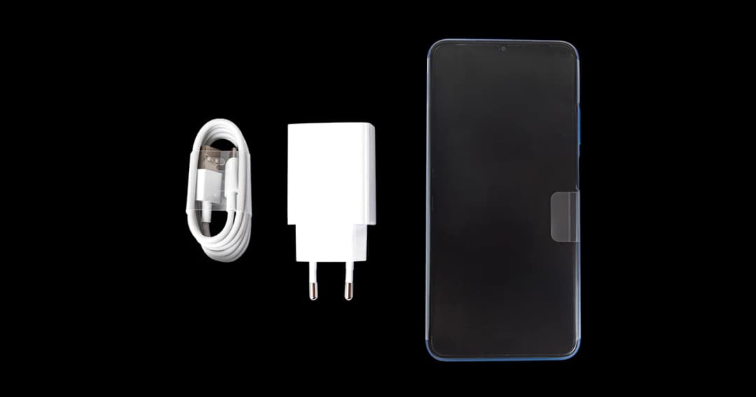 ไขข้อข้องใจ ทำไมมือถือ (ไม่ใช่แค่ iPhone) หยุดแถมหัวชาร์จในกล่อง