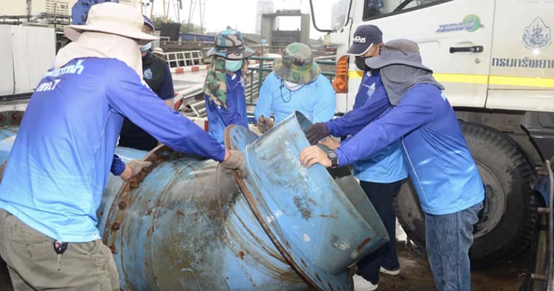 ทส.มอบเครื่องสูบน้ำให้ กทม. สนับสนุนเร่งระบายน้ำท่วมขัง