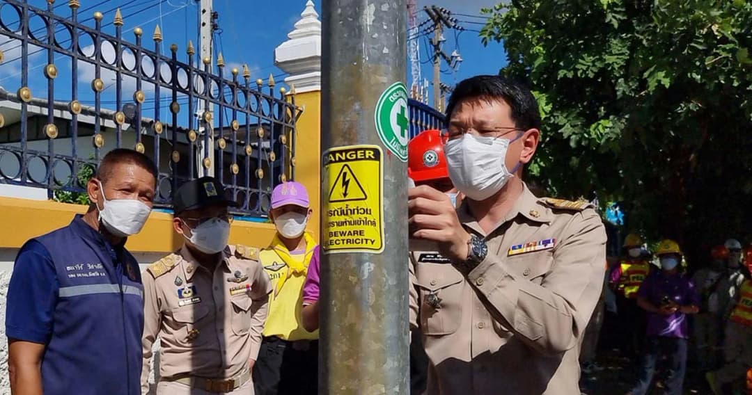 อุดรฯ ติดตั้งโซล่าเซลล์เสาไฟฟ้า ทั่วเมืองเกือบ 3,000 ต้น ป้องกันไฟดูดนักเรียน