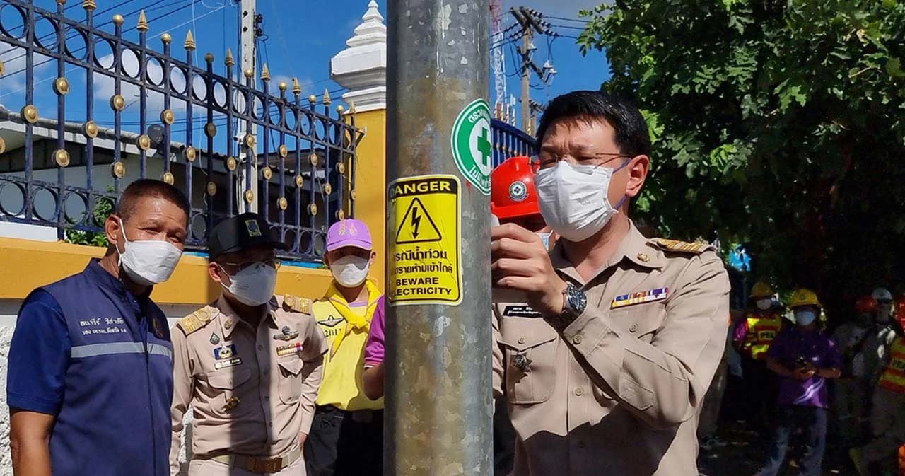 อุดรฯ ติดตั้งโซล่าเซลล์เสาไฟฟ้า ทั่วเมืองเกือบ 3,000 ต้น ป้องกันไฟดูดนักเรียน