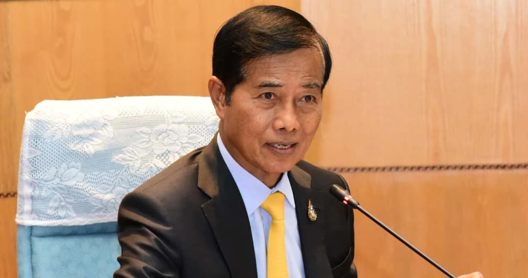 ‘ถาวร เสนเนียม’ เผย ‘สุเทพ-หมอวรงค์’ ไม่ยุบพรรค-ควบรวม ชี้อย่างน้อย 6 เดือนก่อนเลือกตั้งใหม่ทุกพรรคจะลุยหาเสียง