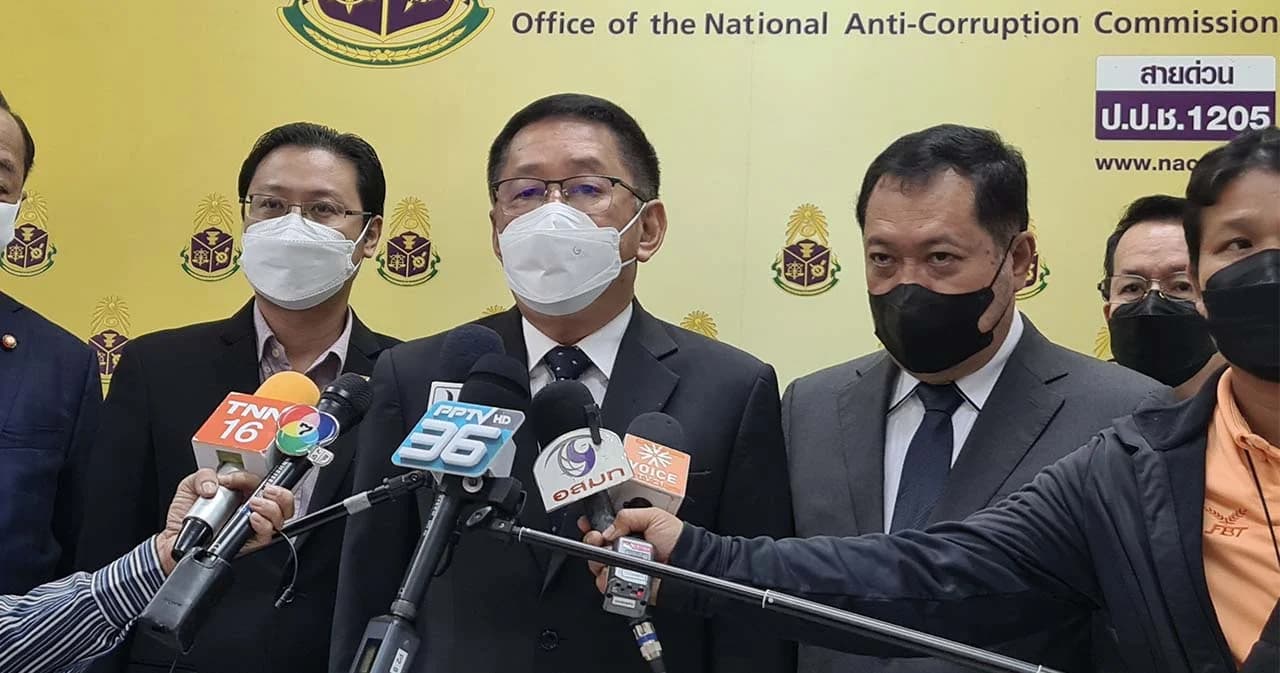 พรรคร่วมฝ่ายค้านยื่น ป.ป.ช. สอบ ‘ประยุทธ์’ กรณีใช้งบกลางไม่ถูกต้อง