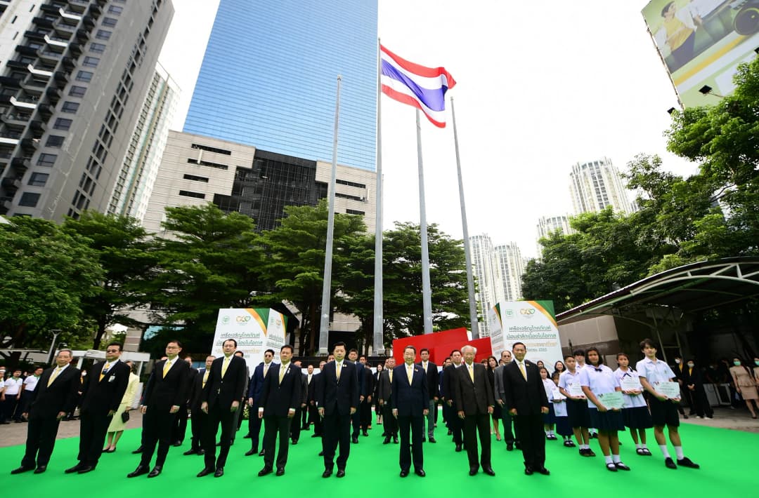 ธนินท์ นำซีพี ทั้งในและต่างประเทศ น้อมรำลึกเนื่องในวันพระราชทานธงชาติไทย ครบรอบ 105 ปี มุ่งมั่นดำเนินธุรกิจตามค่านิยม 3 ประโยชน์เพื่อประเทศชาติและประชาชน และกตัญญู ชาติ ศาสนา พระมหากษัตริย์