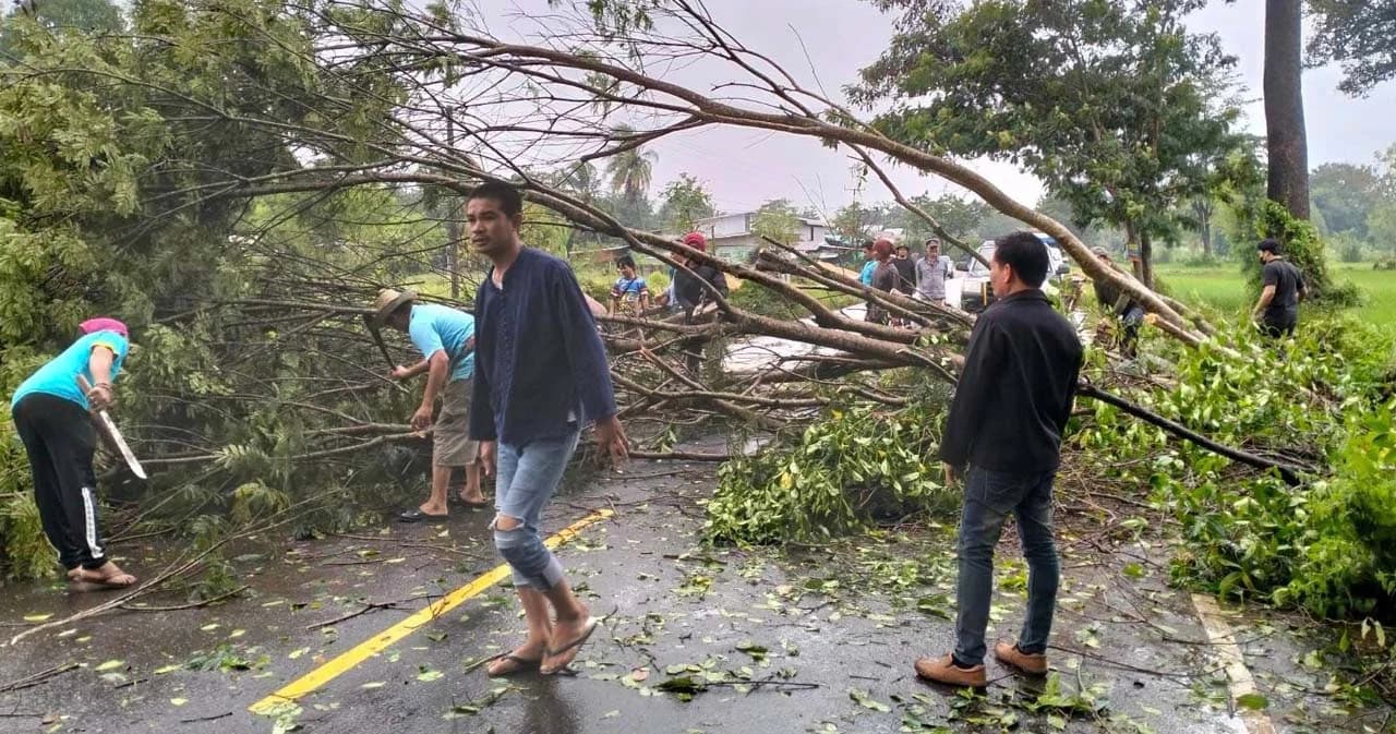 ปภ. เผยพายุ ‘โนรู’ ไทยเสียชีวิตแล้ว 1 ราย เกิดอุทกภัยและวาตภัย 4 จังหวัดอีสาน