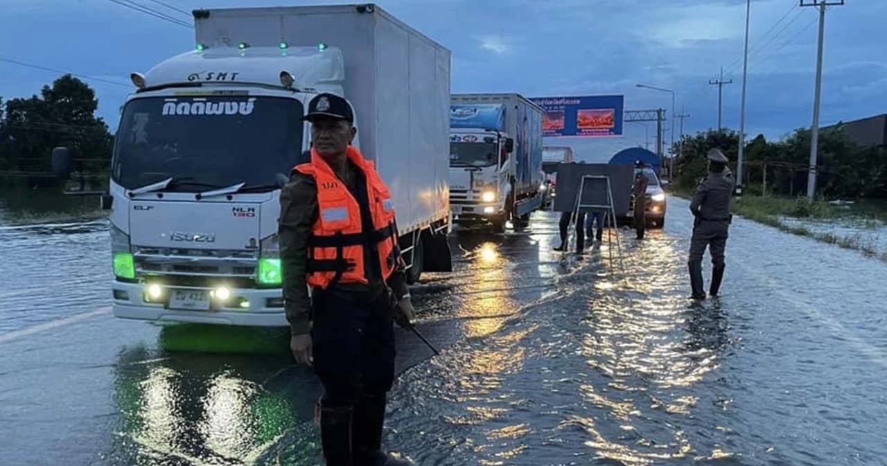 ผบ.ตร.สั่งกำลังกว่า 4,600 นาย ช่วยประชาชนรับมือน้ำท่วม