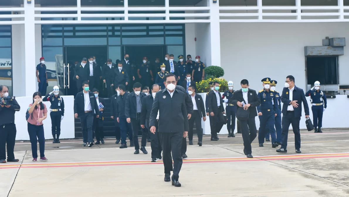 นายกฯ ลงพื้นที่แก้ปัญหาน้ำท่วม อุบล-ขอนแก่น