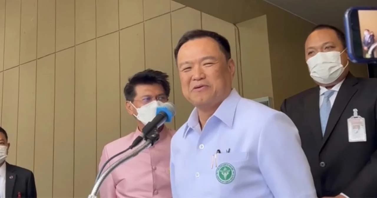 ‘อนุทิน’ เผย นายกฯ ยังไม่ส่งสัญญาณปรับ ครม.