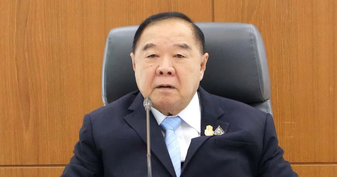 ‘พล.อ.ประวิตร’ หายป่วยแล้ว ช่วงเช้าเข้าประชุม ช่วงบ่ายลงพื้นที่ติดตามน้ำท่วมปทุมธานี