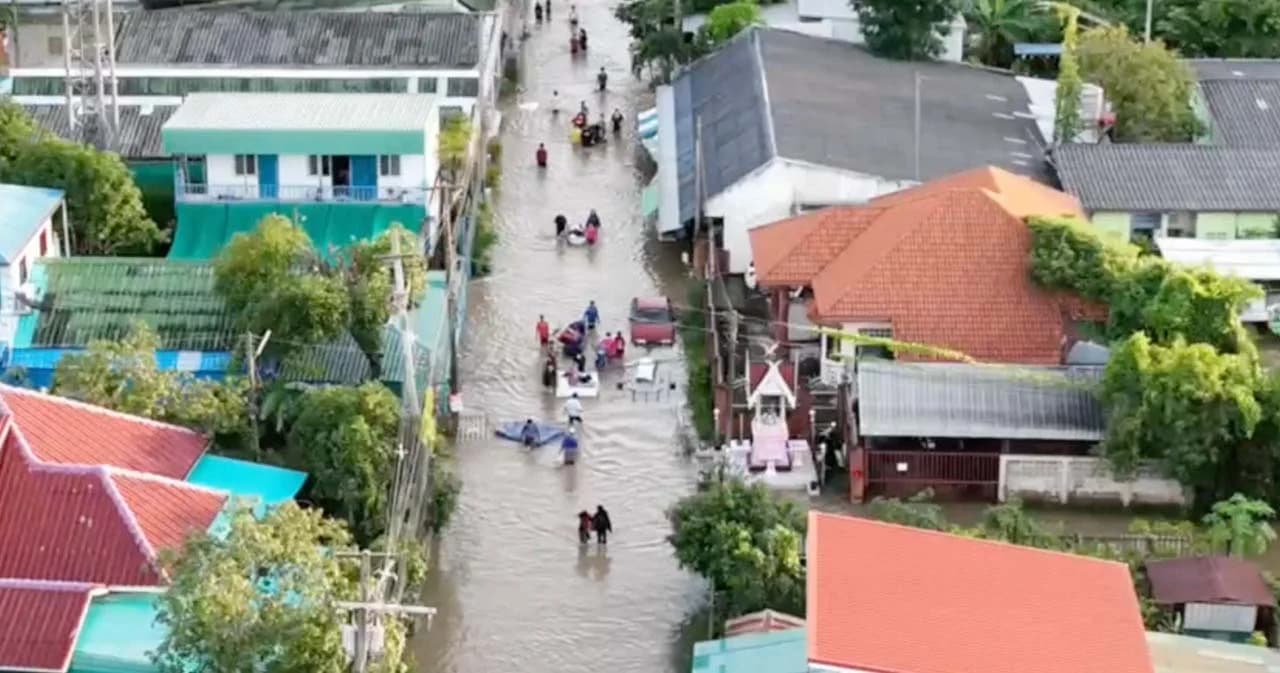 มหาสารคาม น้ำท่วมเข้าพื้นที่เศรษฐกิจชั้นในและมหาวิทยาลัยราชภัฏนักศึกษาต้องเร่งอพยพหนีน้ำ