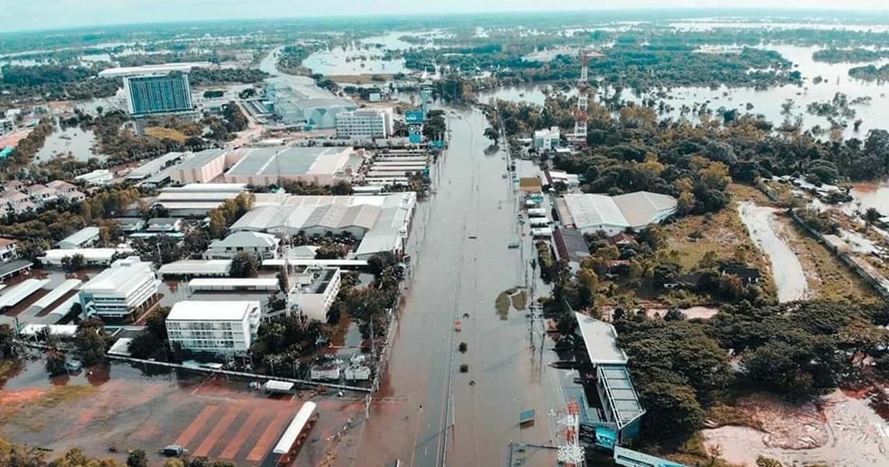 ‘น้ำท่วมอุบล’ วิกฤตหนักเกือบทั้งจังหวัดได้รับผลกระทบ ล่าสุดพบศพลอยน้ำ 1 ราย