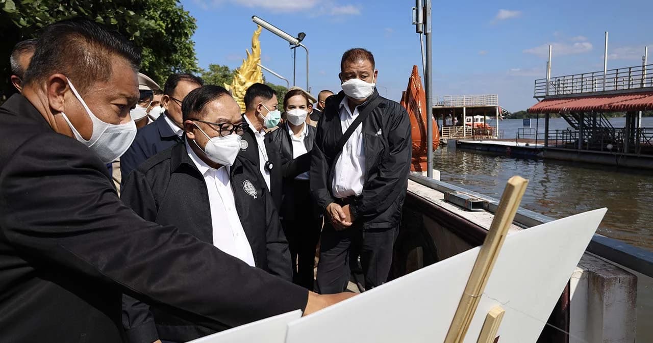 ‘ประวิตร’ ลงพื้นที่ตรวจน้ำท่วม ‘อุบล-ศรีสะเกษ’ สั่งภาครัฐระดมช่วยเหลือผู้ประสบภัย พร้อมเยียวยาทุกครัวเรือนอย่างทั่วถึง
