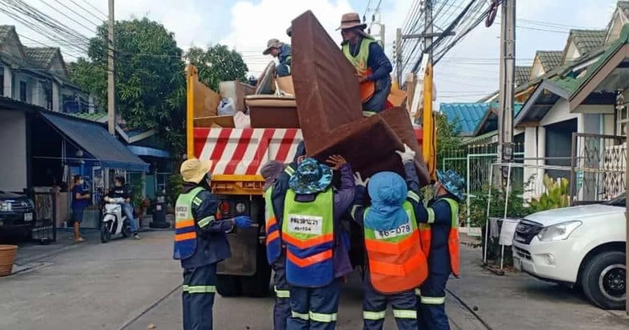 กทม. ‘นัดทิ้ง นัดเก็บ’ ขยะชิ้นใหญ่ ย้ำทิ้งลงน้ำมีความผิดโดนปรับ 1 หมื่นบาท