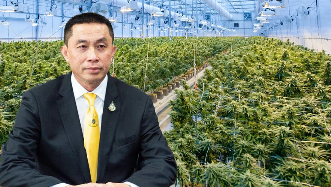 ‘ศักดิ์สยาม’ ให้ ปชช.ตัดสินยุบพรรคภูมิใจไทย ดิสเครดิตการเมืองหรือไม่