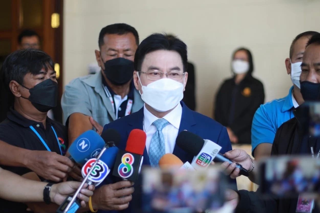 ‘ประชาธิปัตย์’ ไม่กดดันนายกฯ ปรับครม. เชื่อย้ายพรรคเป็นเรื่องธรรมดา