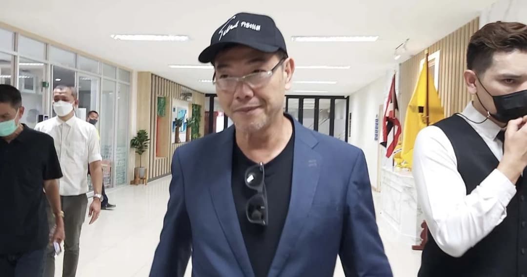 กองปราบ รวบคู่กรณี ‘ศรีสุวรรณ’ หลังพบหมายจับคดีค้างเก่า เคยบุกตึกกพร. จะทำร้าย ‘แรมโบ้’