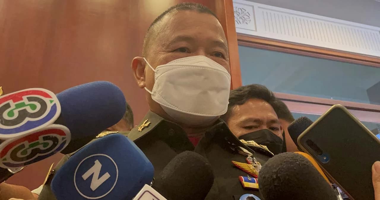 ผบ.ทบ.ไม่กังวลปัญหากู้ซื้อบ้านสวัสดิการ พร้อมจัดการทหารคุกคามทนายความ