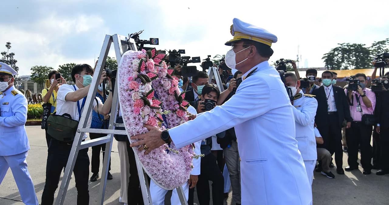 นายกฯ วางพวงมาลา เนื่องในวันคล้ายวันสวรรคตพระบาทสมเด็จพระจุลจอมเกล้าเจ้าอยู่หัว