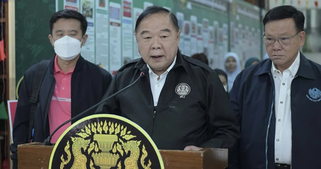 แกนนำ พปชร.ปัดตอบกระแสข่าว ชูนโยบาย ‘หมดลุงตู่ สู่ลุงป้อม’  คาดเป็นเรื่องพูดกันไปเอง