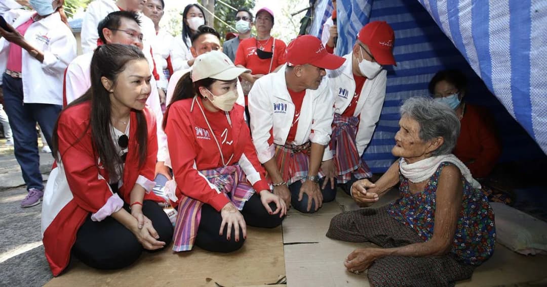 ‘เพื่อไทย’ ลงพื้นที่ จ.อุบลฯ​ให้กำลังใจผู้ประสบภัยน้ำท่วม เตรียมยื่นญัตติด่วนแก้ปัญหาน้ำท่วม