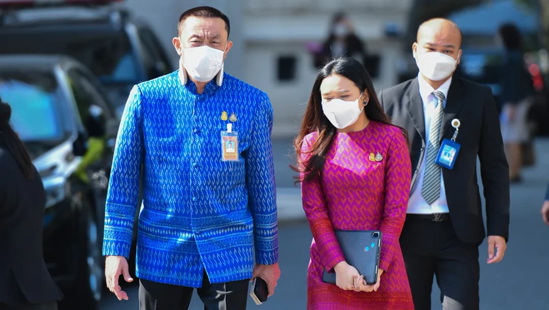 ‘ศักดิ์สยาม’ เมินเพื่อไทยจับมือพลังประชารัฐ ยืนยันไม่ร่วมรัฐบาลกับพรรคที่จะแก้ ม.112