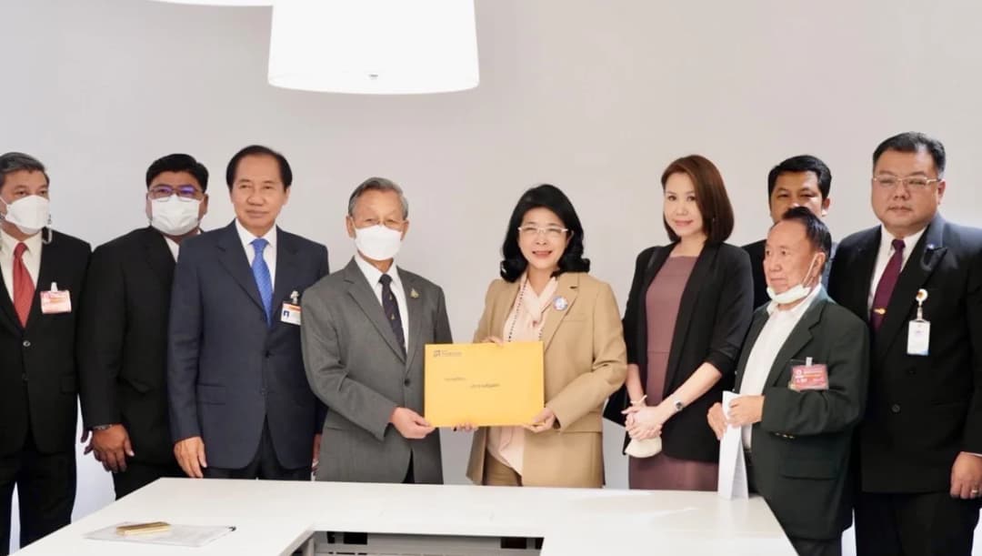 ไทยสร้างไทยเดินหน้าตั้ง สสร. ยื่นรายชื่อขอแก้ไขร่างรธน.ฉบับประชาชน ย้ำไม่แตะหมวด 1- 2