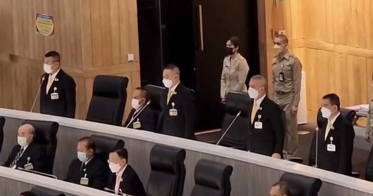 5 ส.ว.ใหม่ ปฏิญาณตนเข้ารับตำแหน่ง