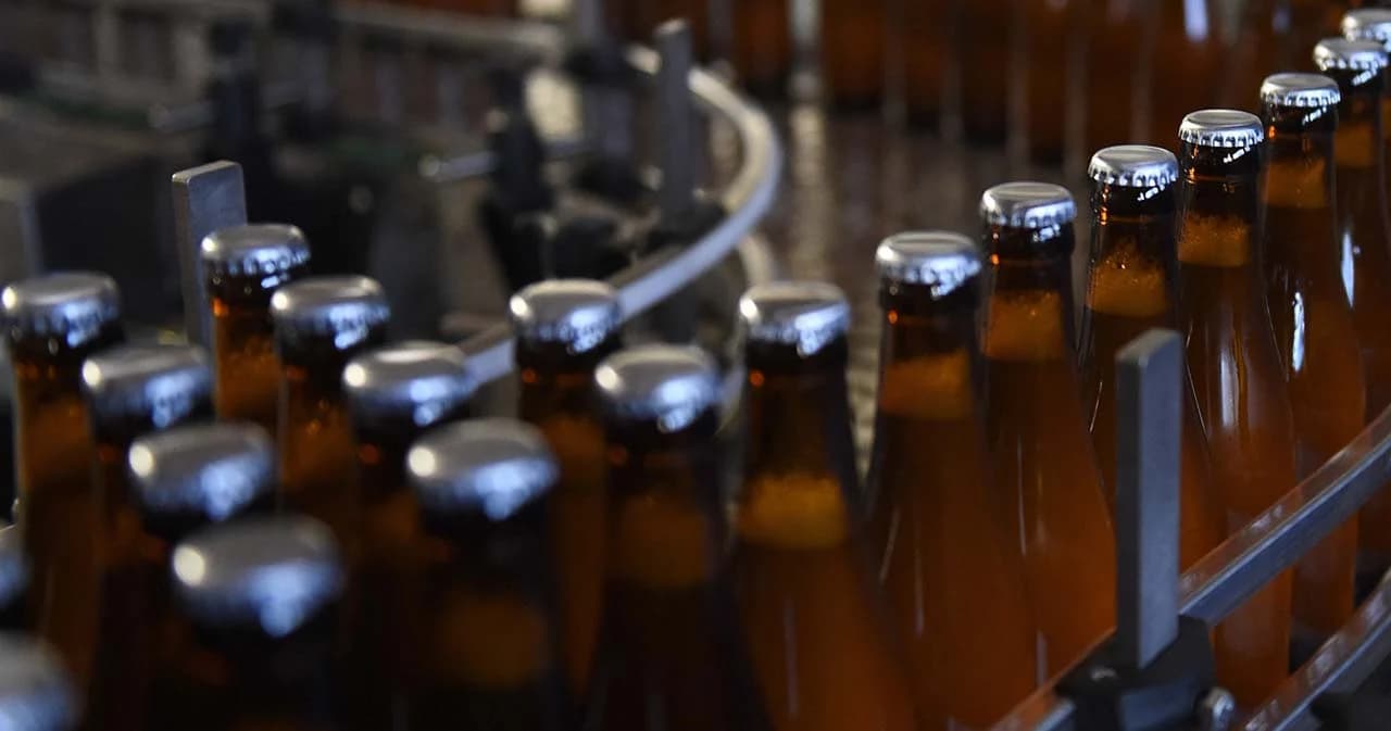 รัฐบาลชิงออกกฎกระทรวงปลดล็อกผลิตสุรา ปาดหน้ากม. ‘สุราก้าวหน้า’