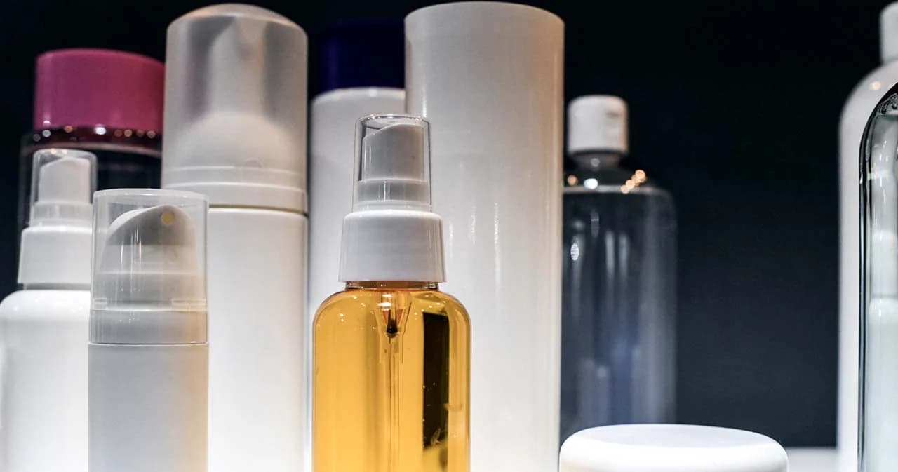 อย. พบสารที่ห้ามใช้ในเครื่องสำอาง 11 รายการ เตือนเลือกซื้อจากร้านที่มีหลักแหล่งแน่นอน