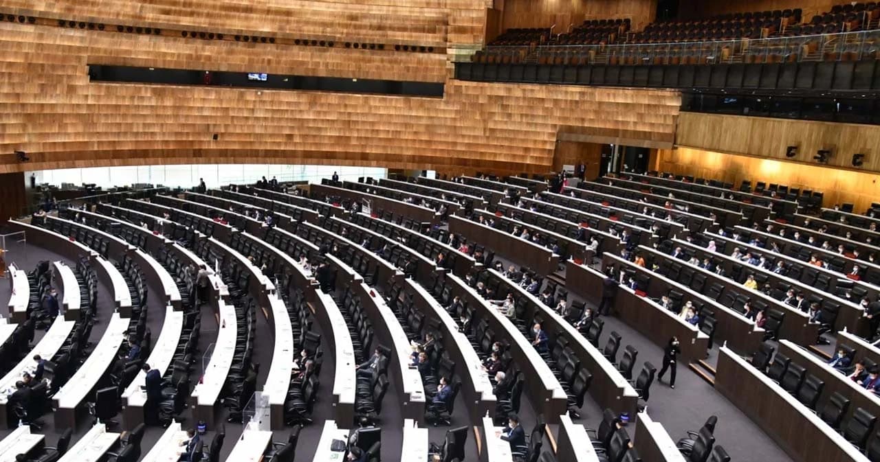 สภาฯ ล่ม สมัยประชุมสุดท้าย ก่อนลงมติรายงานผลการพิจารณาศึกษาเกี่ยวกับกรณีการปิดอ่าวมาหยา จ.กระบี่