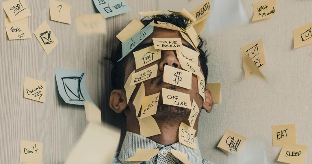 รู้จัก ‘Lingering Identities’ เคยไหมผูกคุณค่าตัวเองไว้กับงาน พอเปลี่ยนงานก็สูญเสียตัวตน