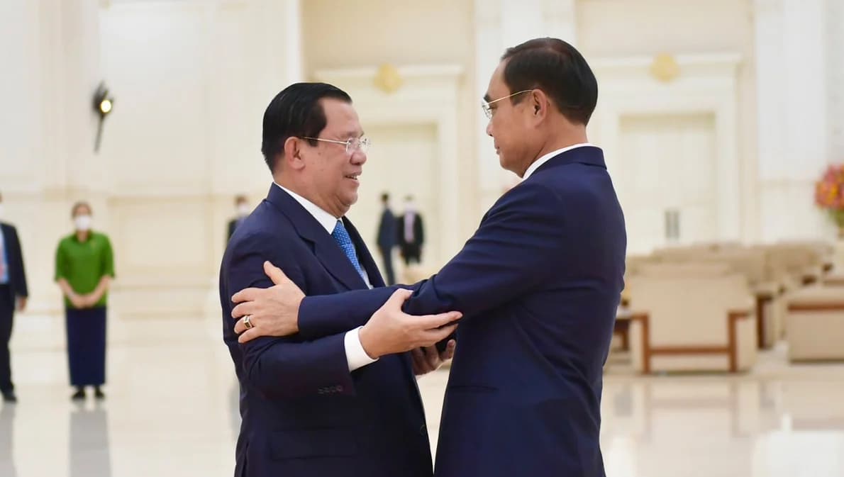 สมเด็จฮุน เซน แจ้งติดโควิด-19 หลังจบการประชุมสุดยอดผู้นำอาเซียน