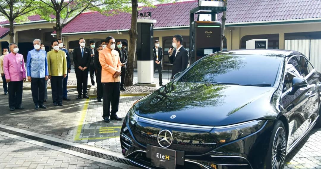  นายกฯ เปิดสถานีชาร์จรถไฟฟ้าในทำเนียบรัฐบาล ยกระดับการใช้ EV เป็นวาระแห่งชาติ