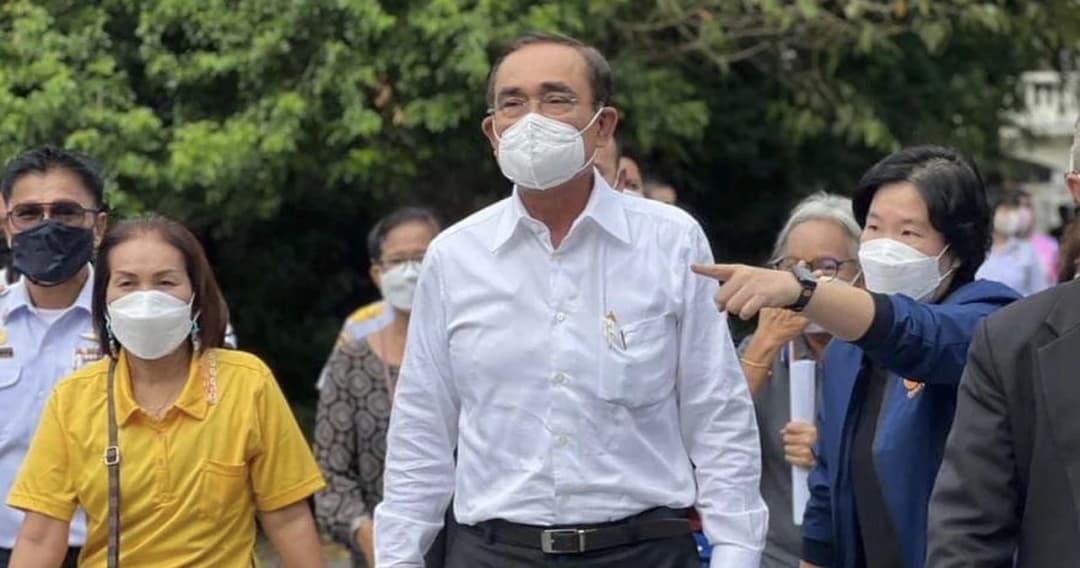 ผลตรวจเชื้อโควิดเป็นลบ ‘พล.อ.ประยุทธ์’ ดอดลงพื้นที่ ‘เคหะคลองจั่น’ เขตบางกะปิ