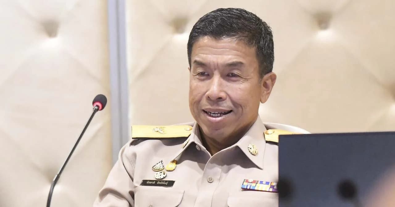 ‘ชัชชาติ’ ยืนยันความเป็นกลาง เปิดพื้นที่ ‘ลานคนเมือง’ ให้ม็อบช่วงเอเปค