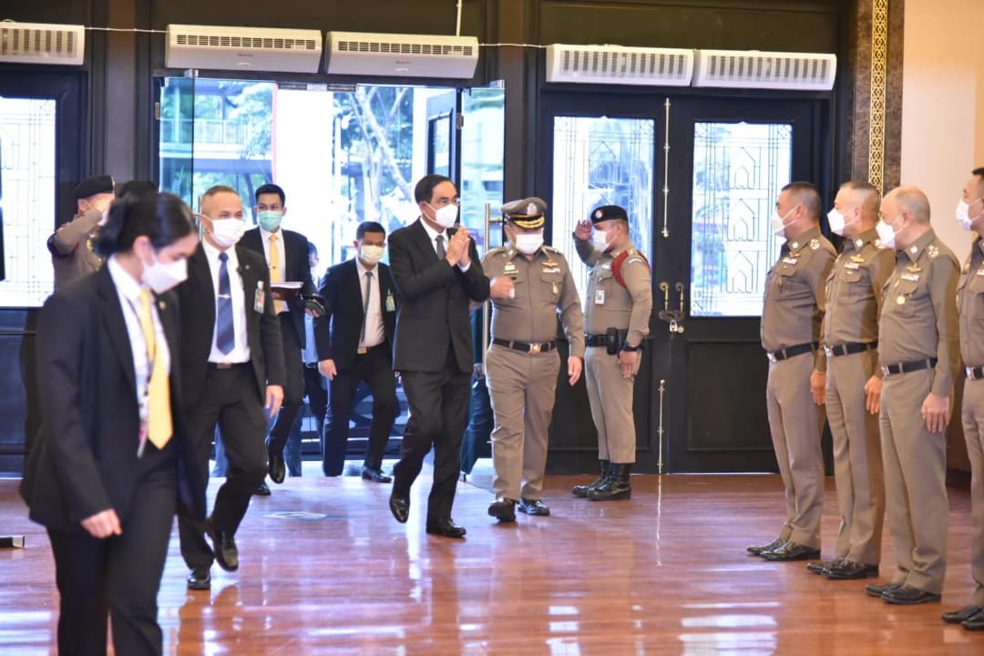 นายกฯ ปัดตอบปมทิศทางการเมือง-ผู้ใหญ่ใน พปชร. เอี่ยวธุรกิจจีนสีเทา