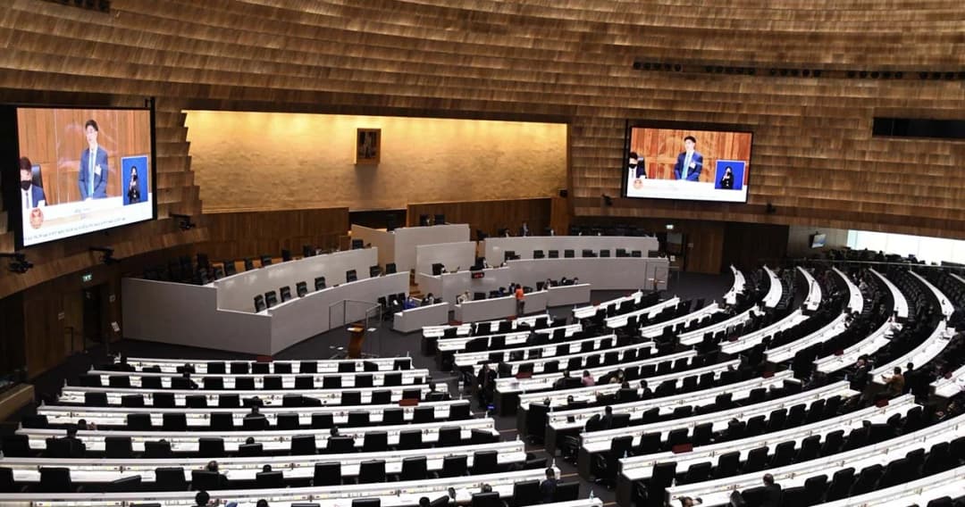 สภาเริ่มพิจารณาร่าง กม.กระจายอำนาจท้องถิ่น ’ธนาธร’ ลั่นขอให้ยึดประชาชนเป็นหลัก ขอให้รับหลักการ