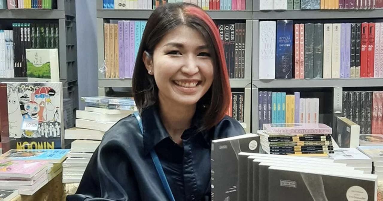 “จนกว่าโลกจะโอบกอดเราเอาไว้” ของ ปาลิตา ผลประดับเพ็ชร คว้ารางวัลซีไรต์ ปี 65