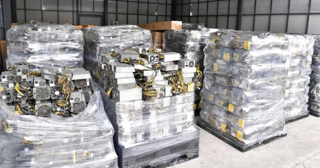 จับแก๊งขโมยไฟฟ้าขุดบิตคอยน์ เสียหายกว่า 500 ล้าน จี้ กฟน. ตรวจสอบหวั่นเป็นเหตุขึ้นค่าไฟ