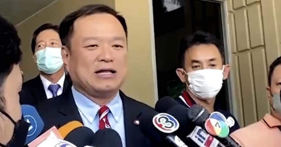 ‘อนุทิน’ ไม่วิจารณ์ ‘ค่าแรง 600 บาท’ และไม่เป็น ‘ทายาททางการเมือง’ หลังพล.อ.ประยุทธ์ บอกจะอยู่ต่ออีก 2 ปี