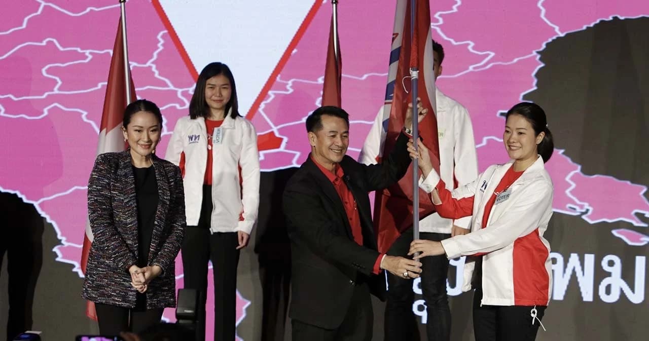 นิด้าโพล เผยผลสำรวจ “6 พรรคโอกาสได้เป็นรัฐบาล” ไม่เชื่อ พท.กับ พปชร. ร่วมรัฐบาลได้