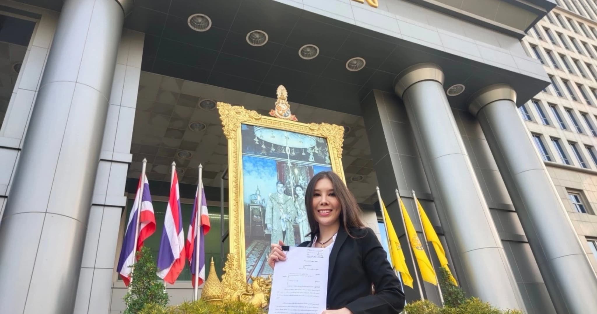 นักกฎหมายข้ามเพศยื่นคำให้การ กรณีสภาทนายฯ ไม่ยอมรับ วลพ. สั่งให้ทนายแต่งตัวตามเพศสภาพ