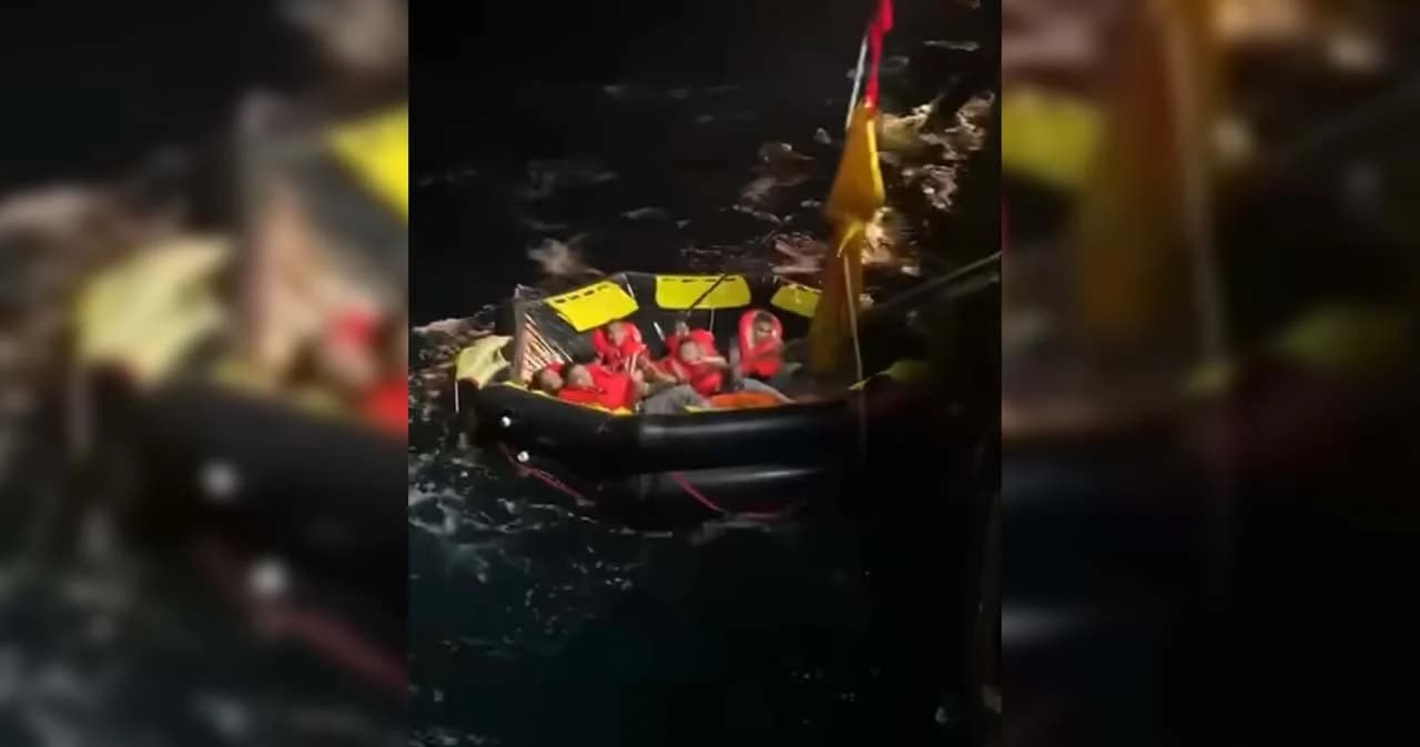 กองทัพเรือเร่งช่วยกำลังพล ‘เรือหลวงสุโขทัย’ ช่วยได้แล้ว 78 นาย สาหัส 3 นาย