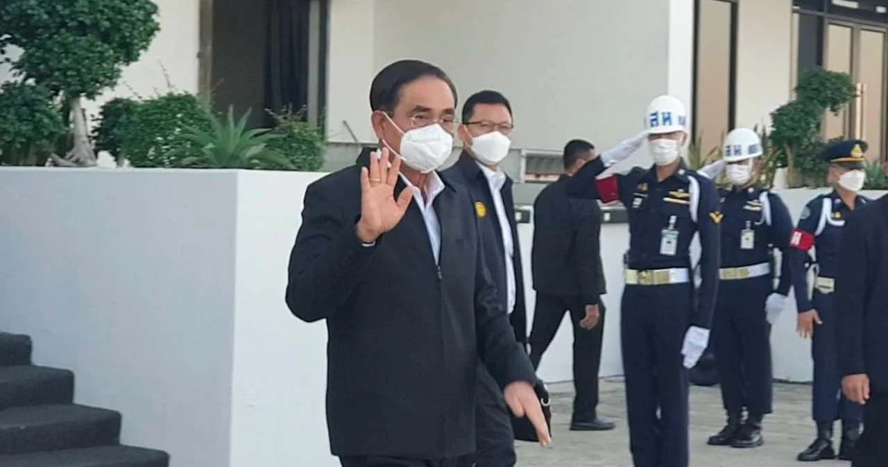 นายกฯ นำคณะบินเชียงราย เปิดมหกรรมสิ่งประดิษฐ์ไอซีทีนักเรียนไทย-ญี่ปุ่น