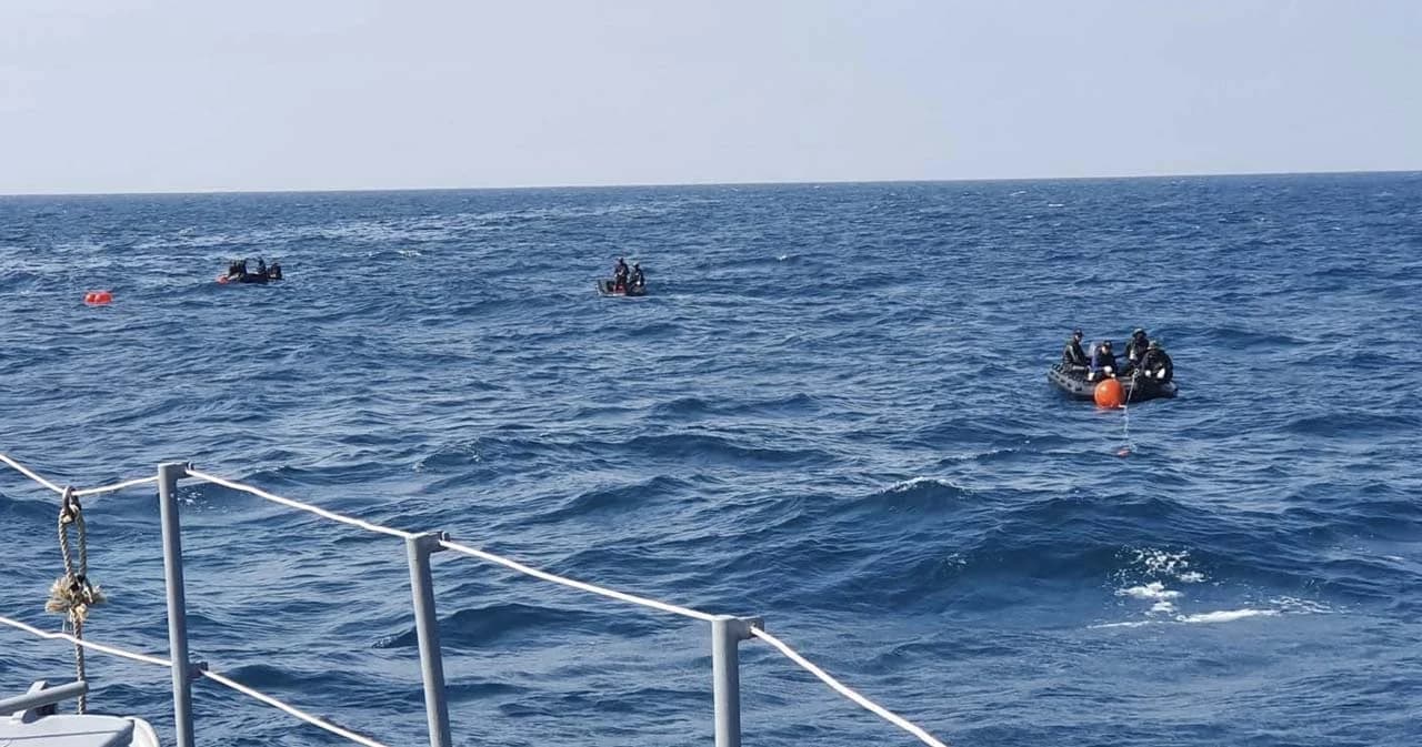 รมช.กลาโหม ฟังบรรยายสรุปค้นหา ช่วยเหลือกำลังพลเรือหลวงสุโขทัย เผยพบร่างเพิ่มแต่ยังสูญหาย 15 นาย